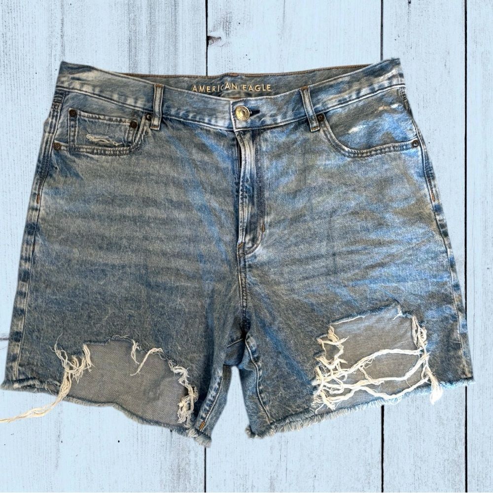 American Eagle 90s boyfriend denim shorts distressed
